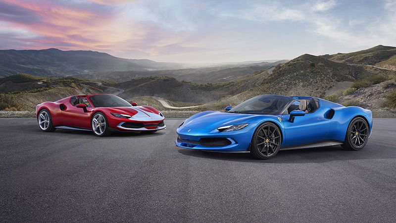 296 GTS: la definizione del piacere di guida, anche a tetto ...